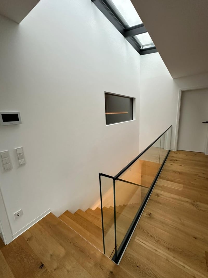 Draufsicht Kragarmtreppe Eiche Saarbrücken, schwebende Anordnung